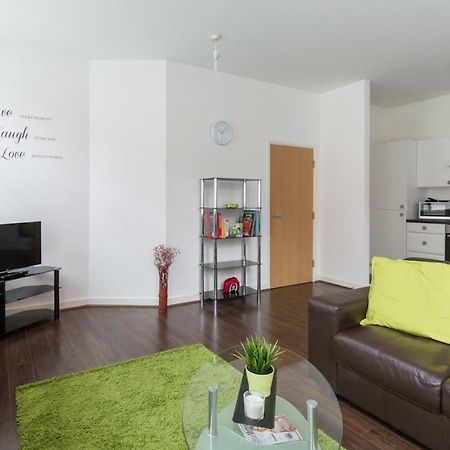 J Quarter - Sleeps 5 Long Term & Families Comfortably, 4 Beds, 2 Bathrooms Birmingam Exterior foto