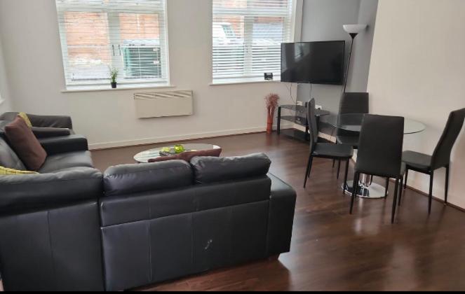 J Quarter - Sleeps 5 Long Term & Families Comfortably, 4 Beds, 2 Bathrooms Birmingam Exterior foto