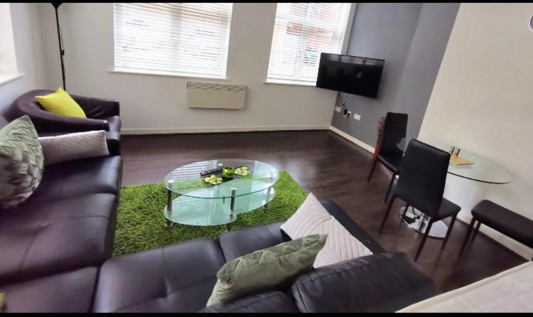 J Quarter - Sleeps 5 Long Term & Families Comfortably, 4 Beds, 2 Bathrooms Birmingam Exterior foto