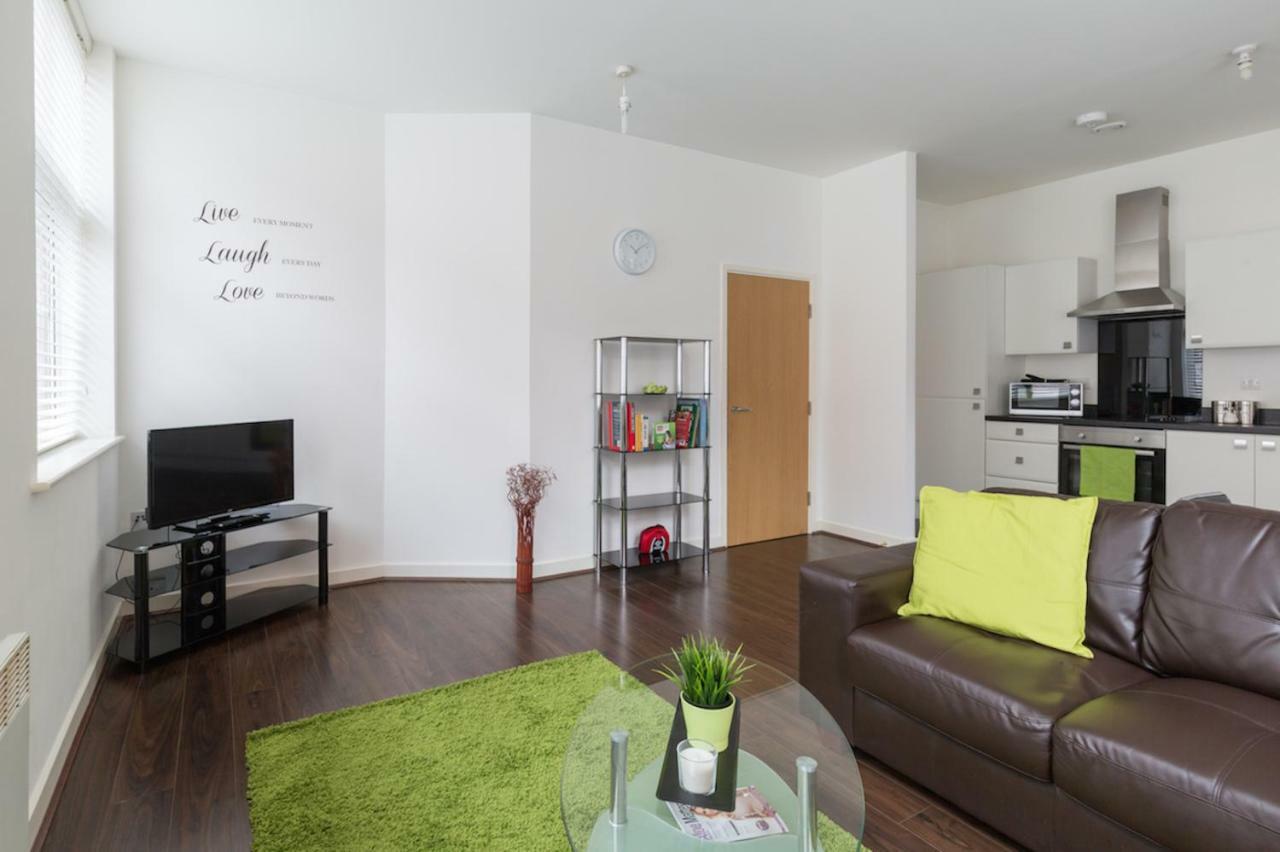 J Quarter - Sleeps 5 Long Term & Families Comfortably, 4 Beds, 2 Bathrooms Birmingam Exterior foto