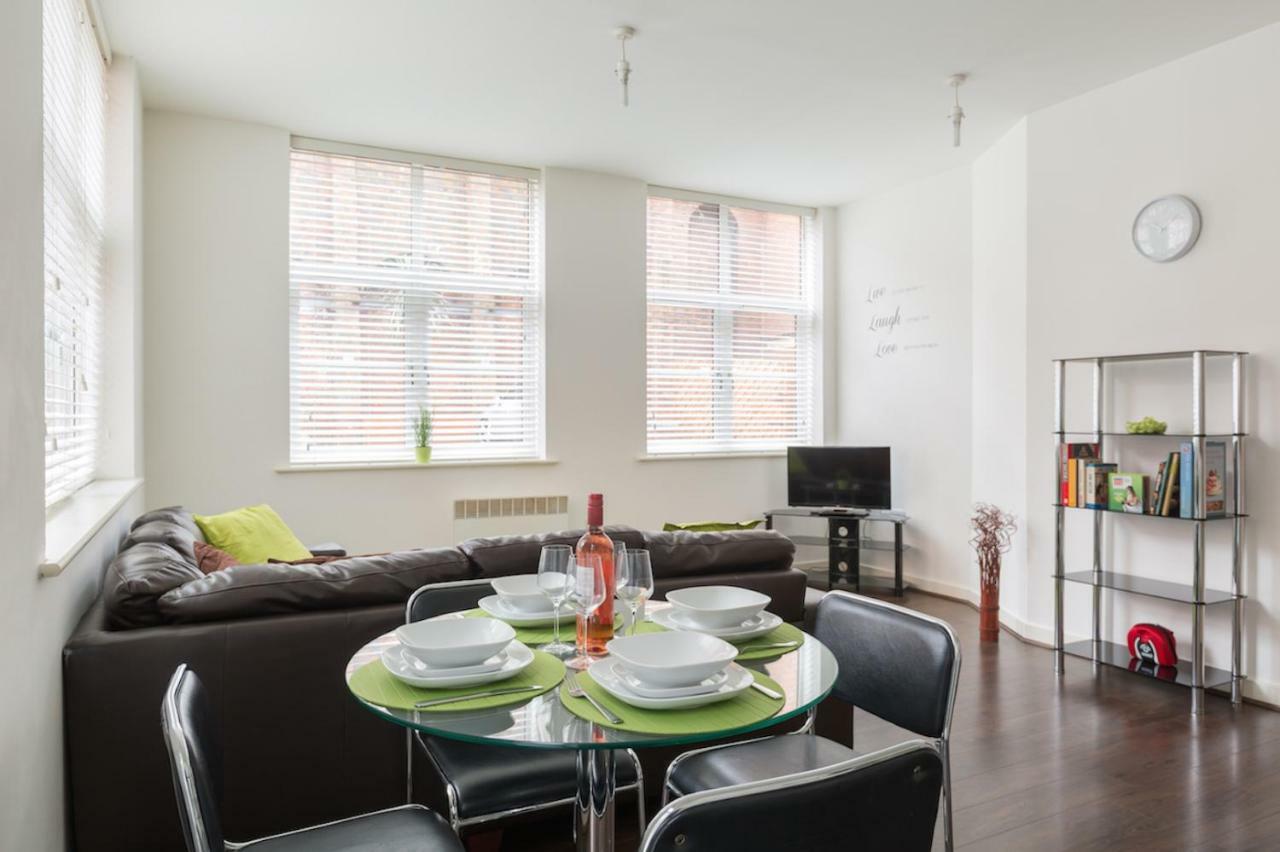 J Quarter - Sleeps 5 Long Term & Families Comfortably, 4 Beds, 2 Bathrooms Birmingam Exterior foto
