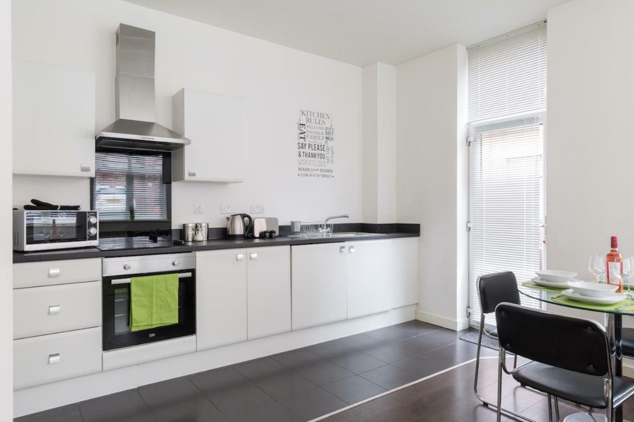 J Quarter - Sleeps 5 Long Term & Families Comfortably, 4 Beds, 2 Bathrooms Birmingam Exterior foto