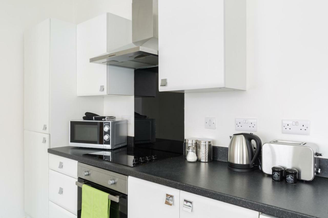 J Quarter - Sleeps 5 Long Term & Families Comfortably, 4 Beds, 2 Bathrooms Birmingam Exterior foto